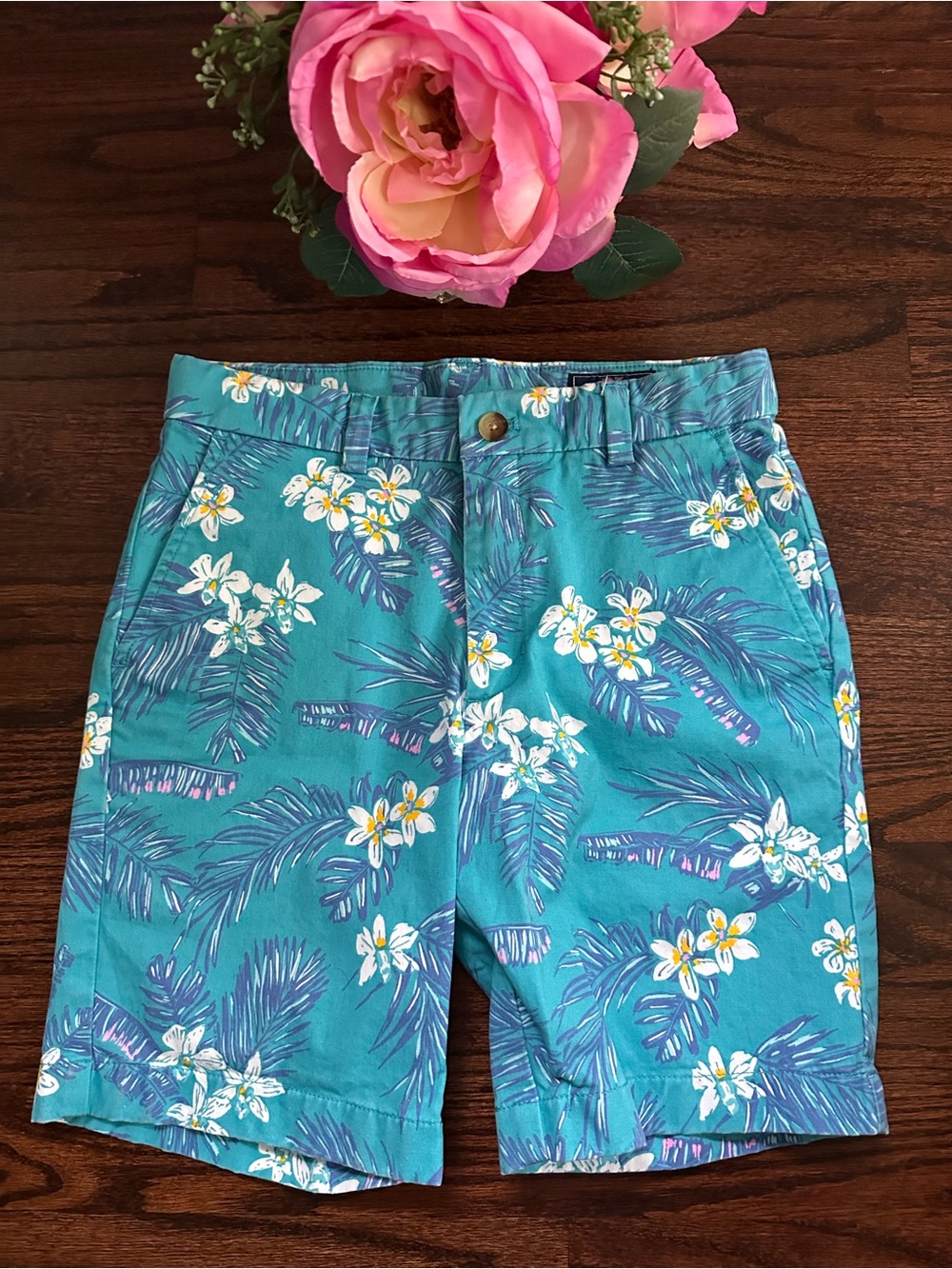Vineyard Vines tropical print shorts, size 8